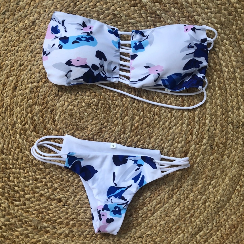 NEW Floral Bando bikini!!